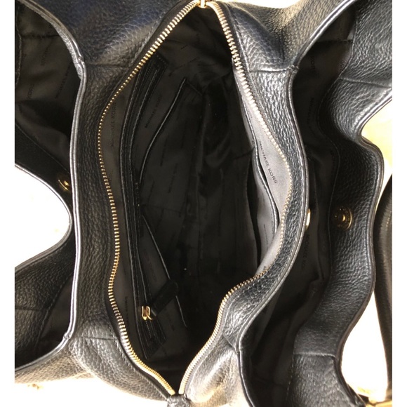 Michael Kors Bedford black leather shoulder bag - Picture 7 of 13